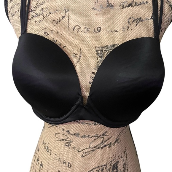 Victoria's Secret Very Sexy Bra Intimates - Picture 2 of 7